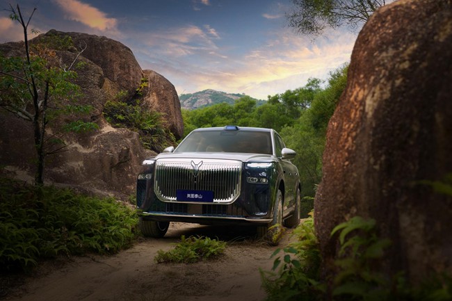 岚图泰山全量推送乾崑智驾ADS 4.1 可城可野重塑高端商务SUV格局