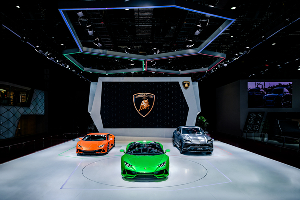01 - 兰博基尼携全系车型震撼登陆2019上海车展.jpg