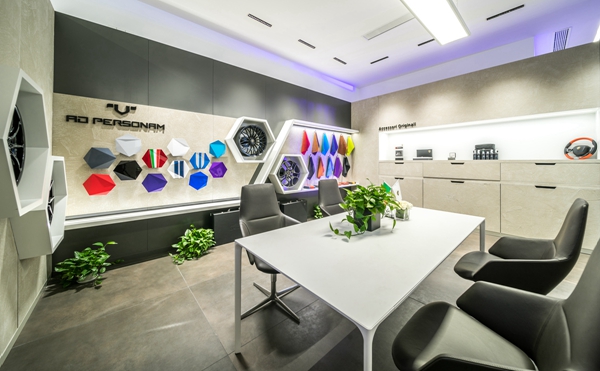 11 - 兰博基尼成都展厅Ad Personam高级个性化定制工作室.jpg