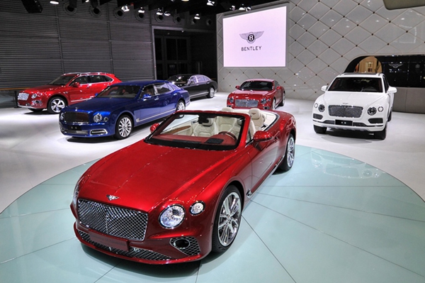 1. 宾利汽车亮相2019深港澳国际车展_1.jpg