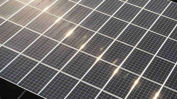 宾利品牌大规模应用太阳能技术 探索可持续发展 (5).jpg