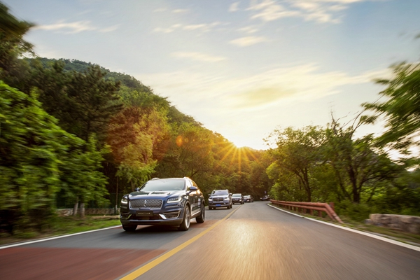 “动静皆享 试在必行”林肯品牌全系车型体验之旅 (1).jpg