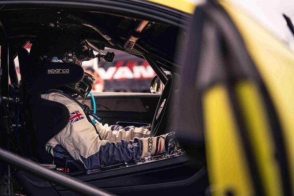 宾利全新欧陆GT 刷新派克斯峰登山赛量产车组别纪录(4).jpg