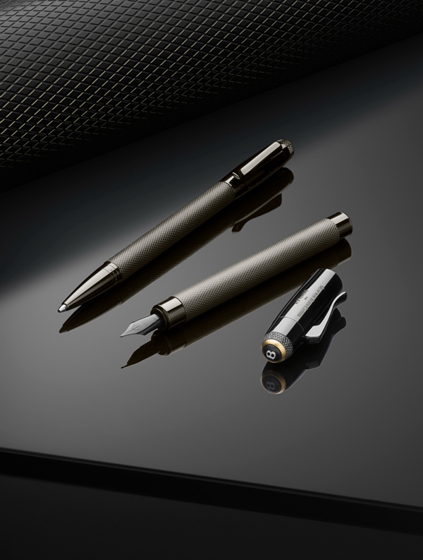 宾利品牌携手辉柏嘉伯爵品牌推出百年限量版书写工具系列(2).jpg