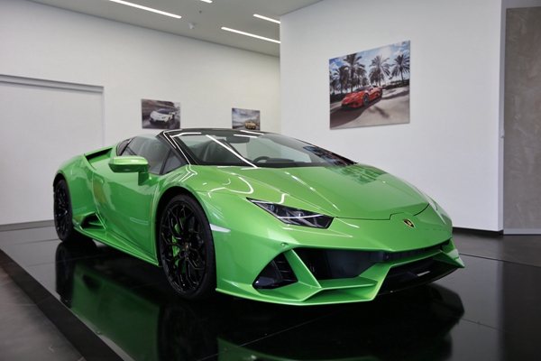 08 - 全新兰博基尼Huracán EVO敞篷版首次亮相昆明.jpg