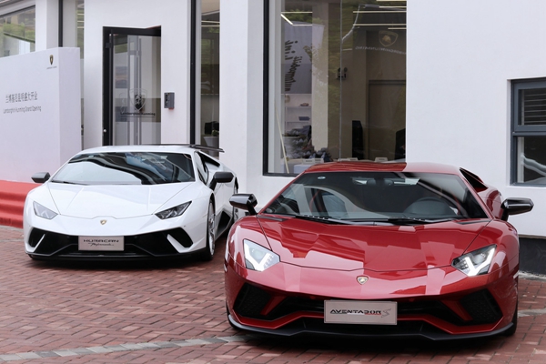 09 - 兰博基尼昆明盛大开业.jpg