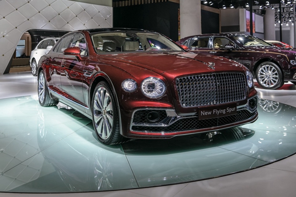 2. 宾利全新飞驰.jpg