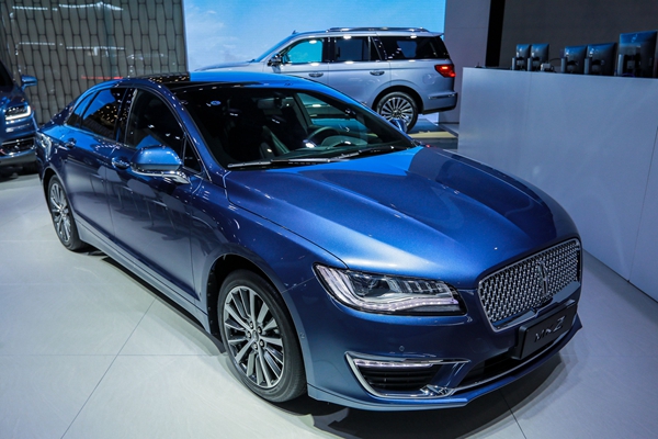 林肯MKZ.jpg