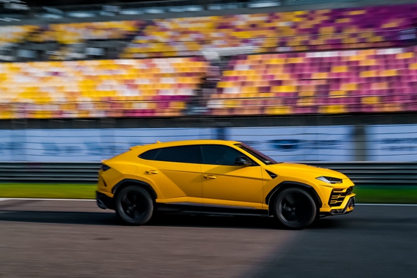 07 - 兰博基尼赛道巡游.jpg