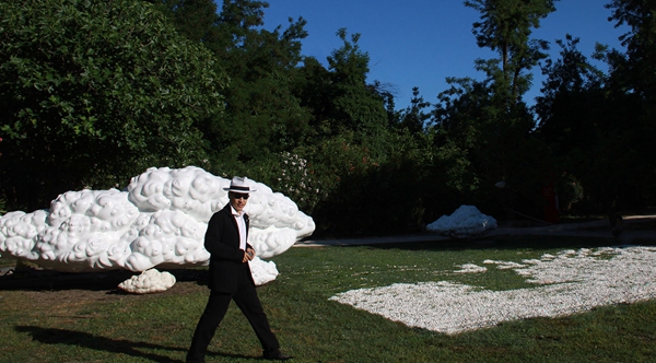 著名雕塑家蔡志松工作照 (1).jpg