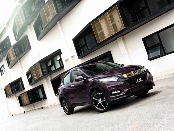 新缤智(VEZEL) 220TURBO.jpg