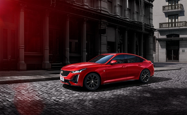 配图5:一入眼帘,直抵内心 CT5的造型设计堪称凯迪拉克全新轿车设计的风向标.jpg