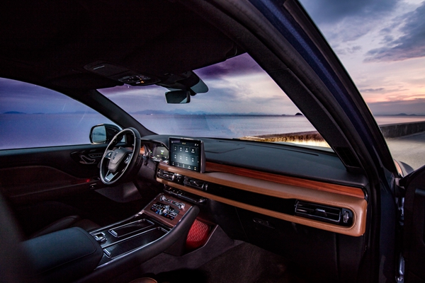 全新林肯飞行家内饰-2.jpg