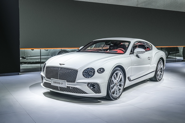 4. 宾利全新欧陆GT.jpg