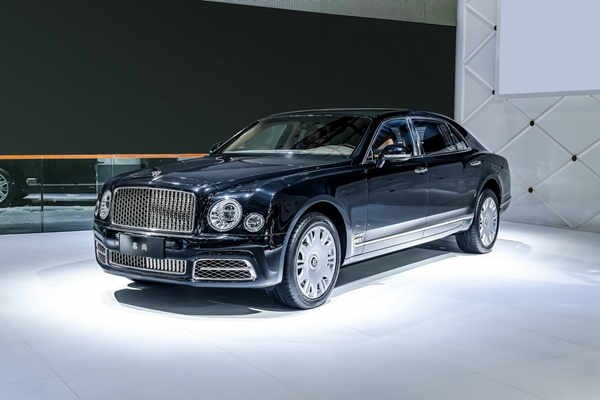 7. 宾利慕尚长轴距版.jpg