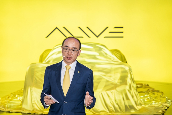 路特斯集团CEO 冯擎峰.jpg