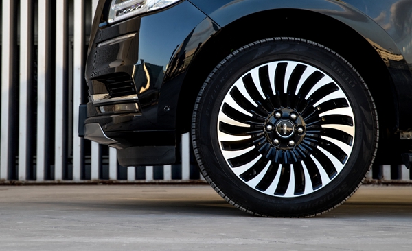 全新林肯领航员长轴版Navigator L-细节-3.jpg