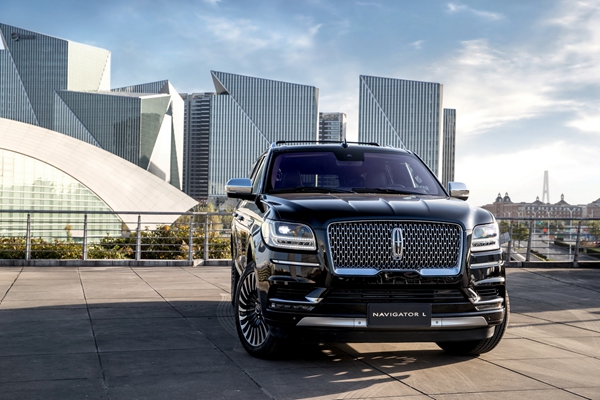 全新林肯领航员长轴版Navigator L-外观-4.jpg