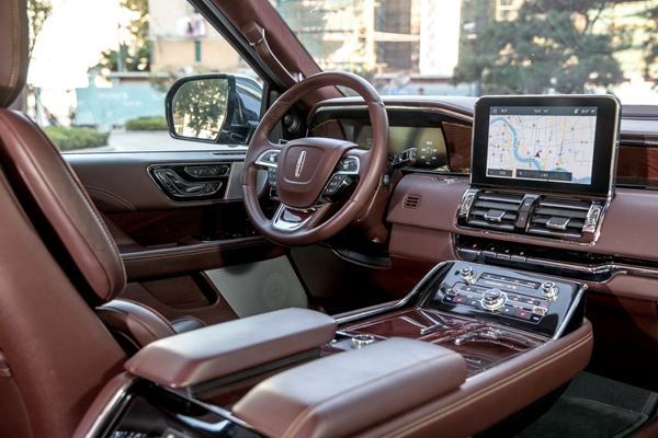 全新林肯领航员长轴版Navigator L-内饰-2.jpg