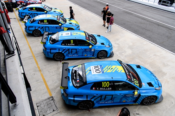 ue_1576422466325_5_领克车队历史性荣膺2019 WTCR年度冠军.jpg