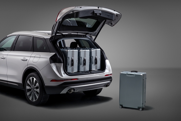 11. 全新林肯冒险家Corsair-后备箱.jpg