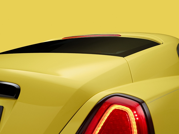 【新闻图片】圆石滩淡雅典藏版系列魅影Black Badge.jpg