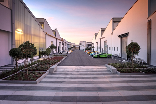 01 - 费鲁吉欧·兰博基尼大道.jpg