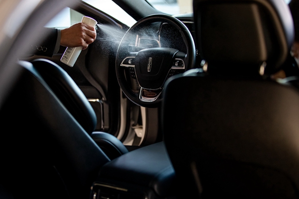 2. 保养维护后对车辆消毒.jpg