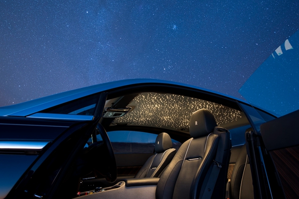 【新闻图片】中国资深媒体人于英钊于内蒙古银河之下捕捉的Black Badge魅影无畏独行的身影.jpg