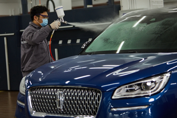 11.林肯中心严格按照标准对车辆进行清洗杀菌消毒.jpg