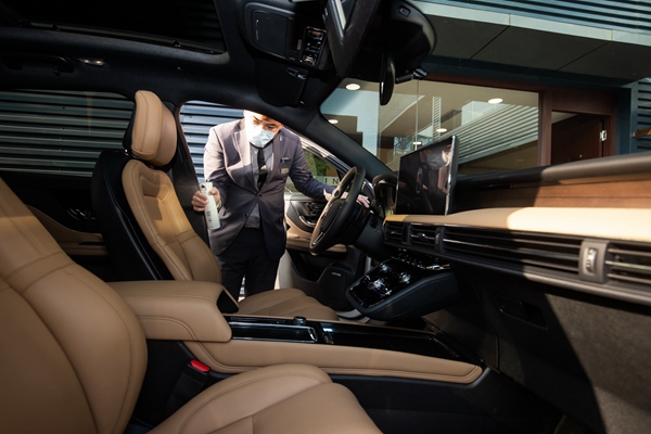 02. 上门试乘试驾服务-车辆消毒.jpg