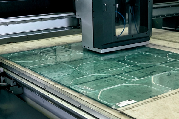 08 - 采用3D打印技术生产的医用防护面罩.jpg