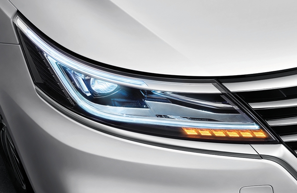 荣威i6 PLUS 荣耀全息版 (1).jpg