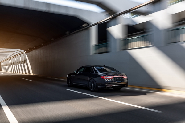 3. 林肯大陆MONO限量版.jpg