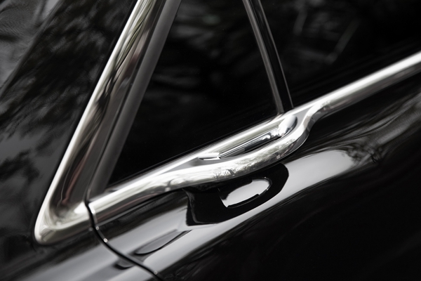 5. 林肯大陆MONO限量版-腰线一体式智能感应门把手.jpg