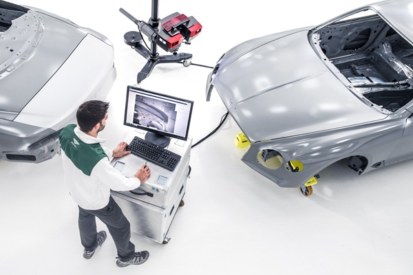 宾利汽车计量团队以精益求精成就极致奢华 (2).jpg