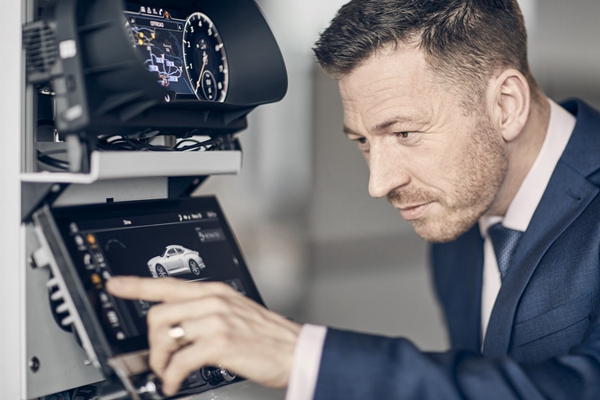 全新飞驰内饰设计融合技术革新与经典传承 (6).jpg