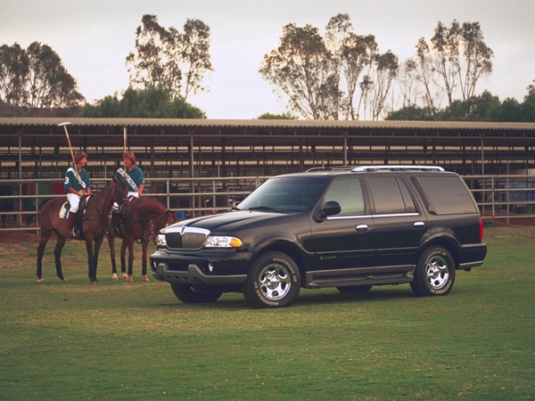 2. 林肯领航员Navigator(1997-2002).jpg