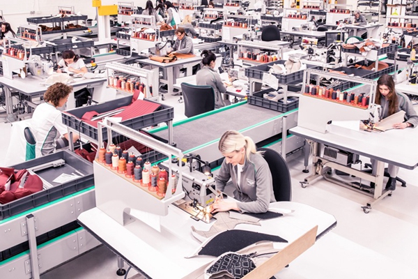 宾利全新飞驰以精湛内饰设计 演绎品牌匠心工艺 (8).jpg