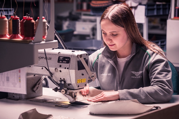 宾利全新飞驰以精湛内饰设计 演绎品牌匠心工艺 (9).jpg