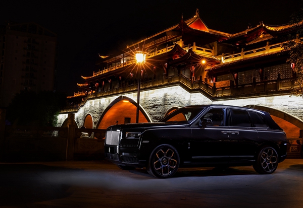 【新闻图片】劳斯莱斯Black Badge库里南成都之夜 (4).jpg