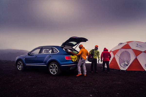 宾利品牌累积生产两万台添越车型 (14).jpg