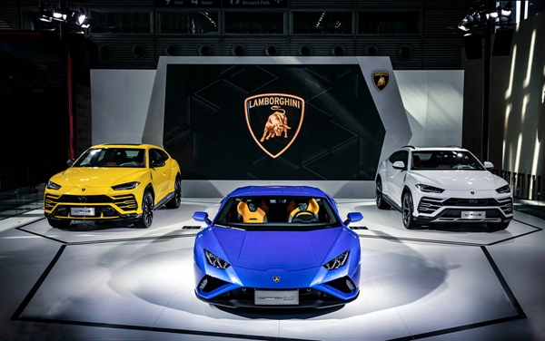01 - 兰博基尼登陆2020粤港澳大湾区国际车展  全新Huracán EVO后驱版震撼亮相.jpg
