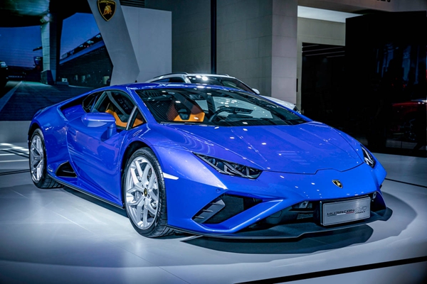 02 - 兰博基尼登陆2020粤港澳大湾区国际车展  全新Huracán EVO后驱版震撼亮相.jpg