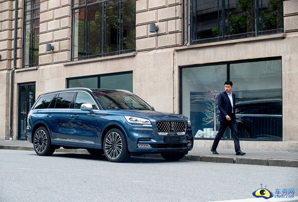 5_ 全新林肯飞行家Aviator-总统版.jpg