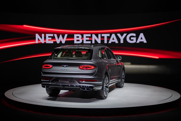 宾利新添越 (2).jpg