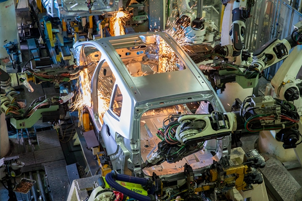 05. 100�准自动化焊接.jpg