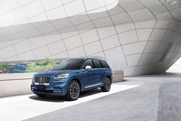 11. 全新林肯飞行家Aviator.jpg