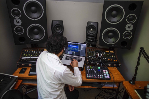 Matthew Dear用Mustang Mach-E声浪进行谱曲创作.jpg