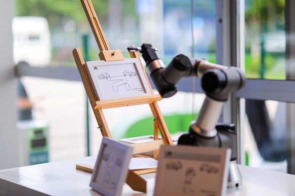 R汽车5G智慧交通示范区全球交付启动 (4).jpg